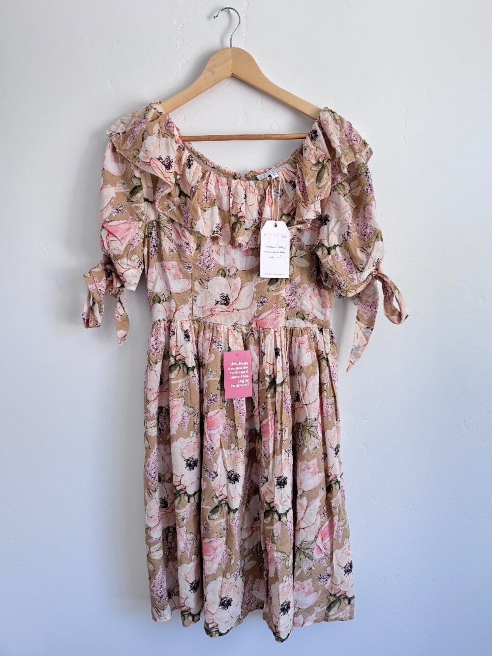 NWT Floral Ivy City Co Cottage Midi Dress M